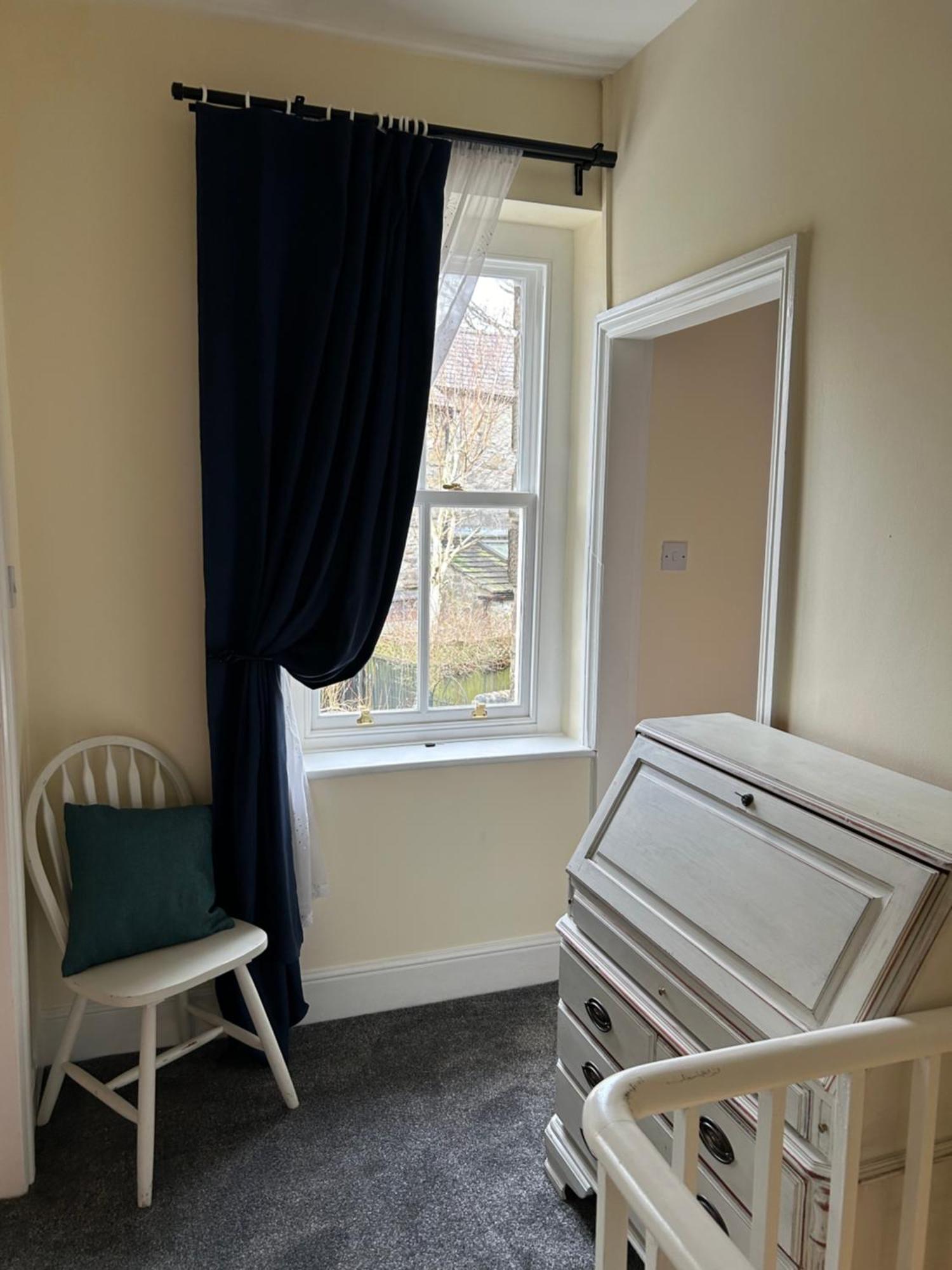 The Retreat A Luxurious 3-storey Townhouse With Four Poster Bed And Double Jacuzzi Bath